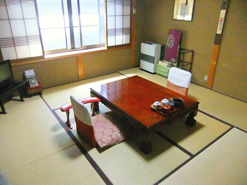 Sumiyoshi Ryokan Τακαγιάμα Δωμάτιο φωτογραφία